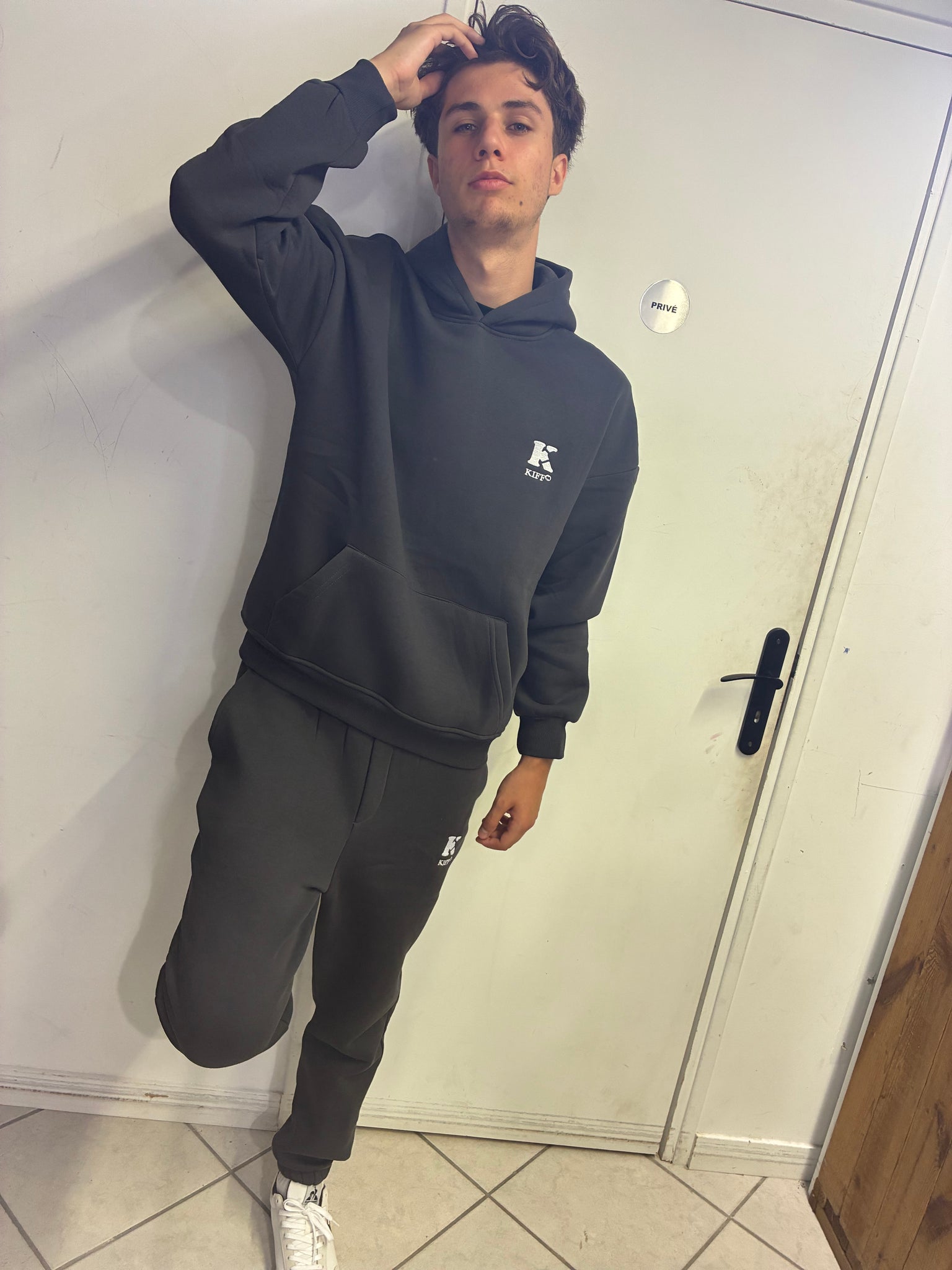 Ensemble Sweat à Capuche et Pantalon Gris Antracite